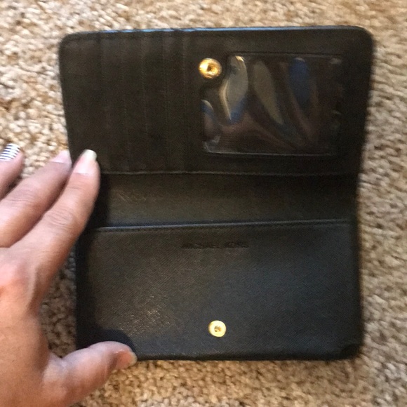 Michael Kors wristlet black - Picture 2 of 2